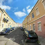 Lisbon T2 Apartment In Typical Villa In Sapadores Lisbon